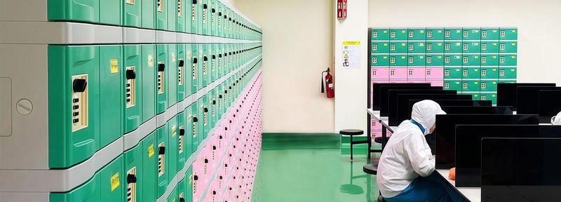 Tủ Locker Nhà Máy 10 Tủ locker và khóa trong nhà máy